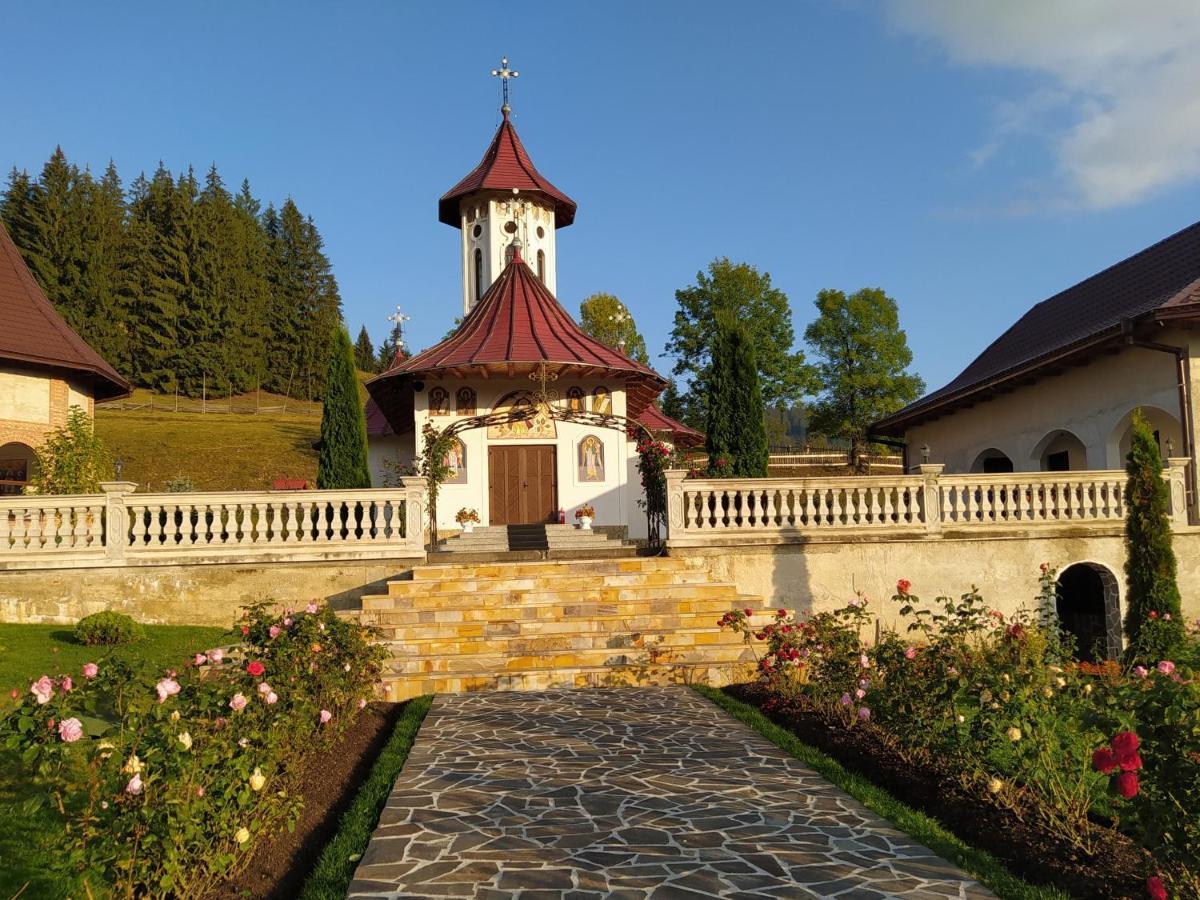 Casa Moldovita Luaran gambar